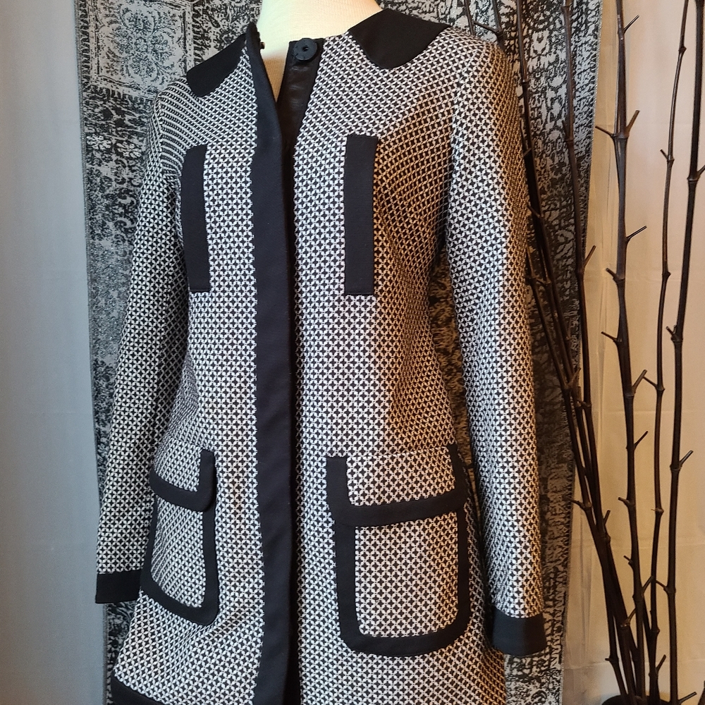 ANTHRACE..STUNNING COAT